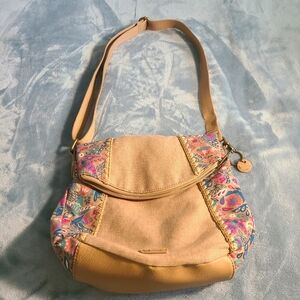NWOT Sakroots Fold over Hobo Bohemian Natural Stylish Floral Crossbody Bag